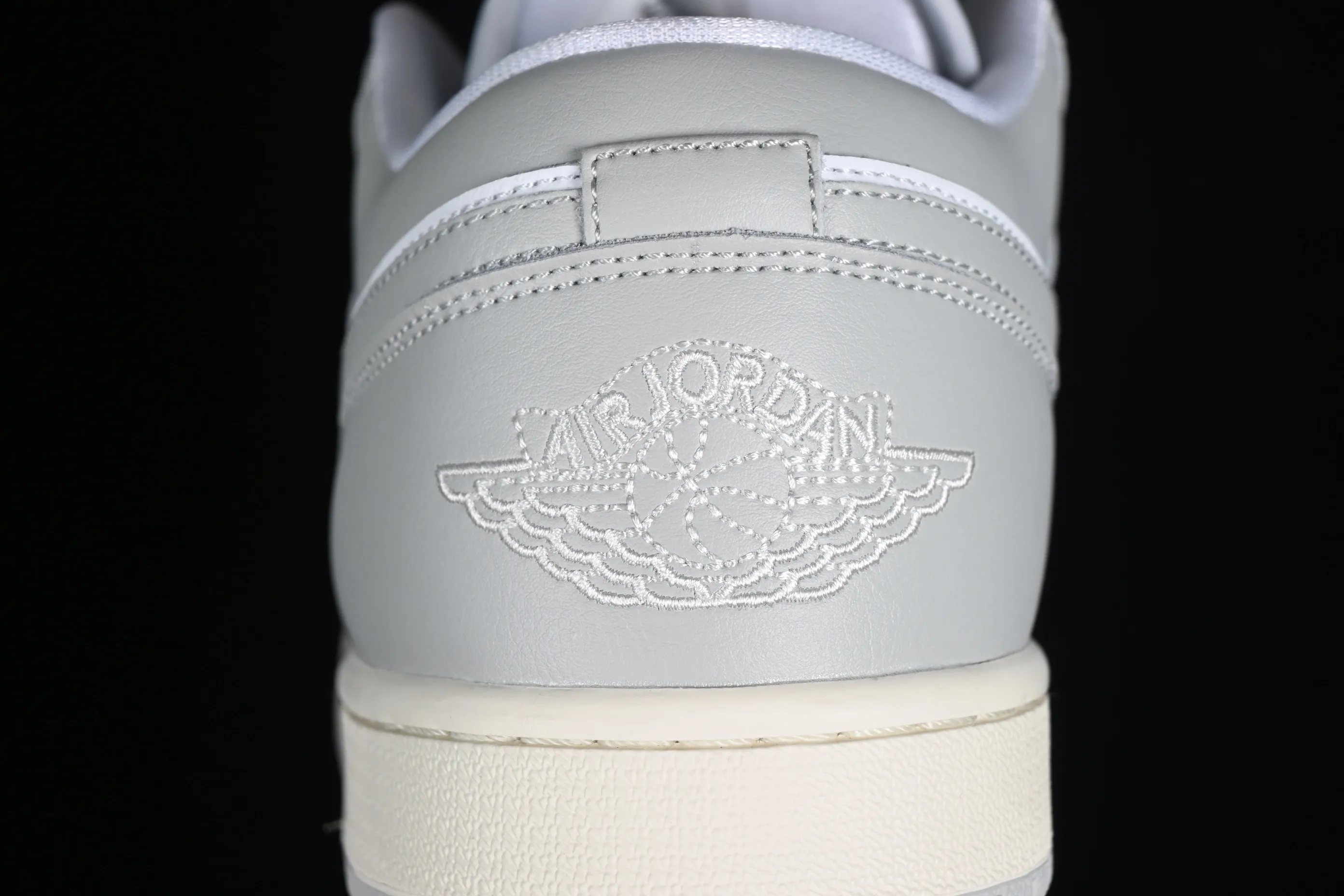 All categories Air Jordan Jordan series basketball shoes Air Jordan 1 Low Air Jordan 1 Low AJ1 Joe 1 white gray low-top cultural basketball shoes DC0774-103